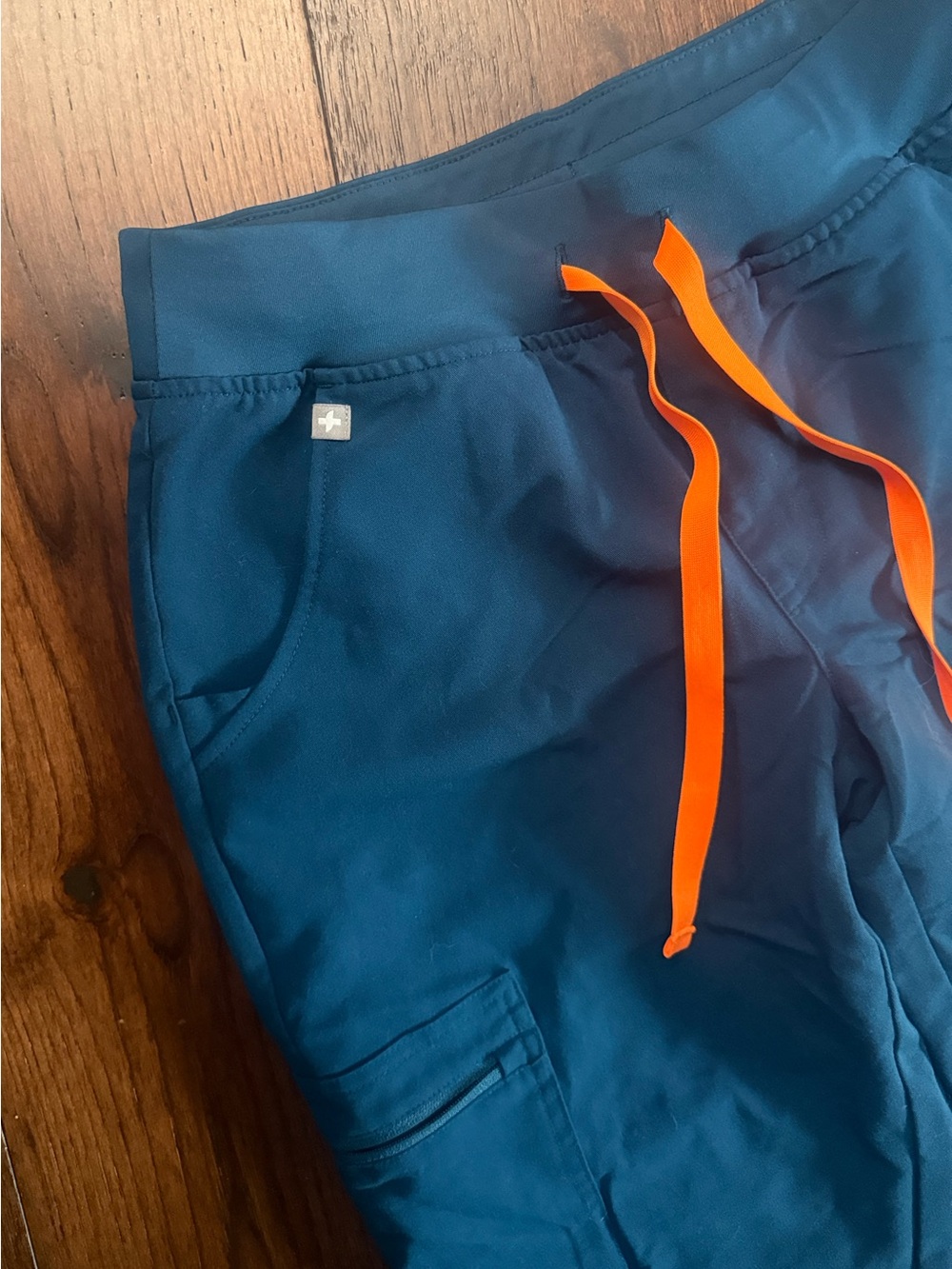FIGS WOMEN ZAMORA JOGGER SCRUB-PANTS, SIZE XS/P, TEAL/ORANGE - Picture 6 of 14